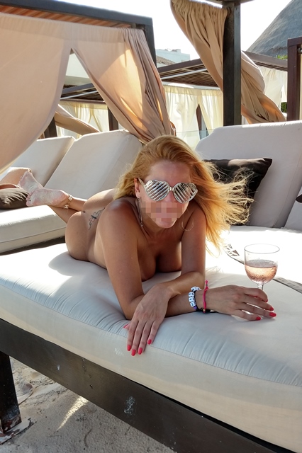 Marina em resort liberal naturista em Cancun, o Desire.