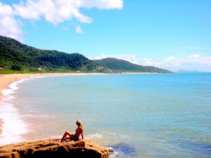 Marina na praia de Taquaras no carnaval de camboriú